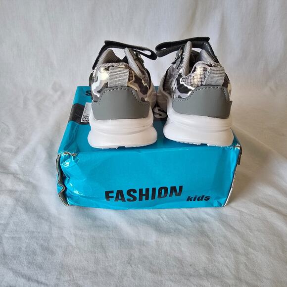 MGO Kidss Dino Bambino Shoes Toddler 6 (22) Gray White Light Up XP-1168156 NIB - Picture 3 of 13